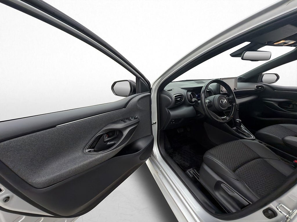 Vehicle Image 10