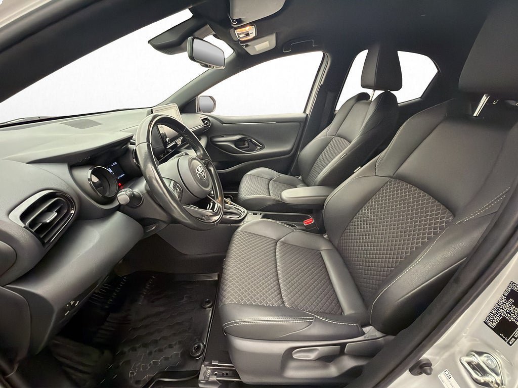 Vehicle Image 11