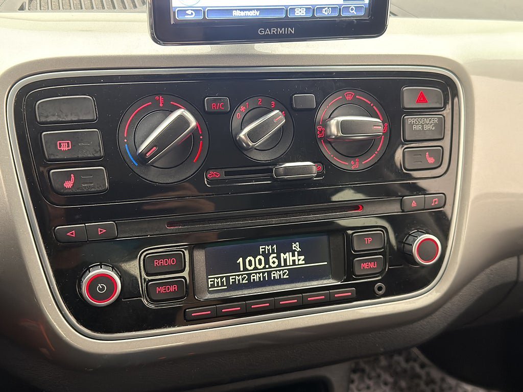 Vehicle Image 16