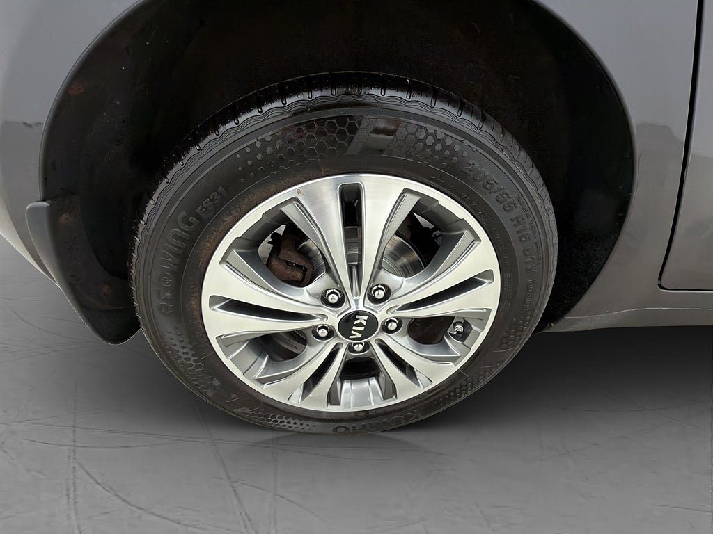 Vehicle Image 26