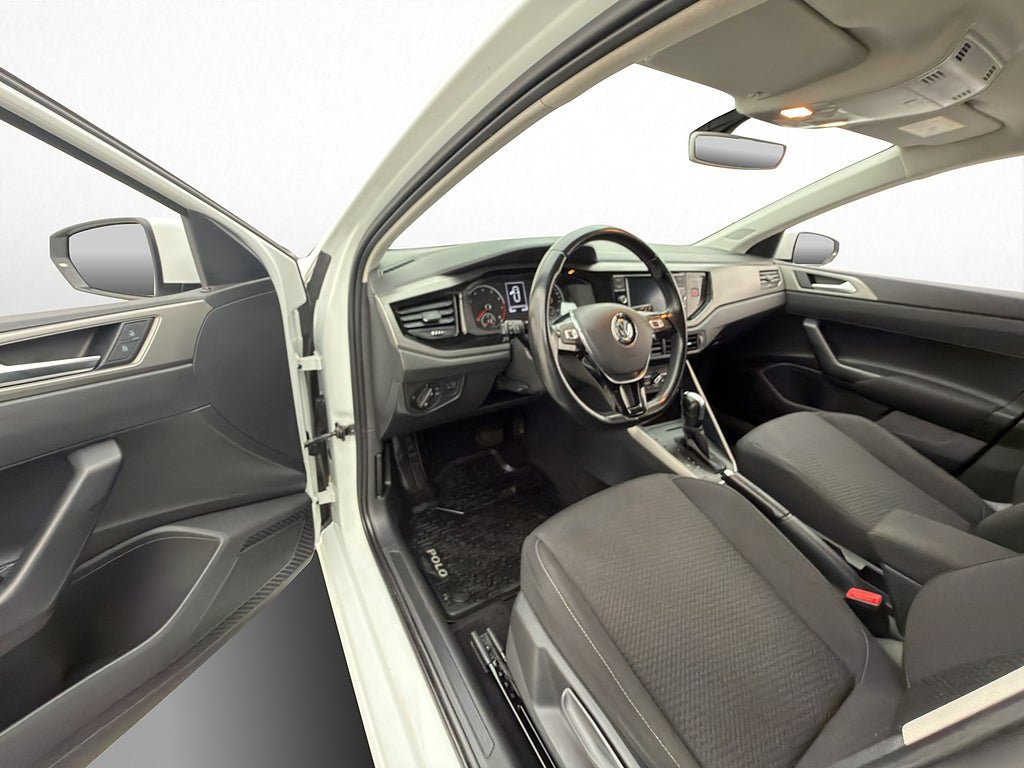 Vehicle Image 9