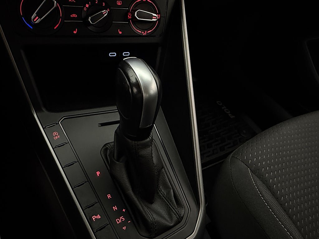 Vehicle Image 21