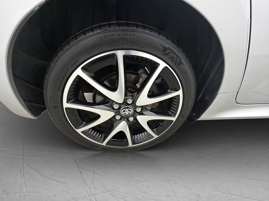 Vehicle Image 30