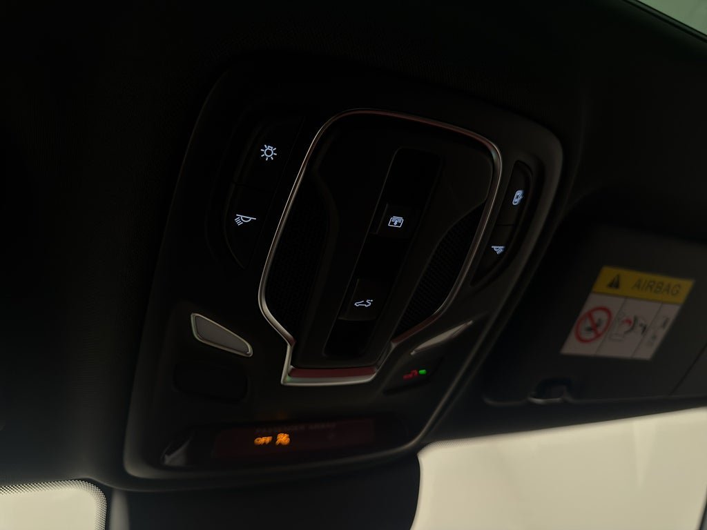 Vehicle Image 27