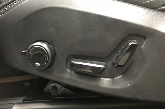 Vehicle Image 26