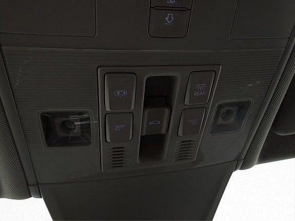 Vehicle Image 32