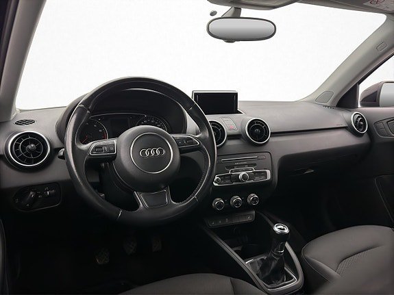 Vehicle Image 12