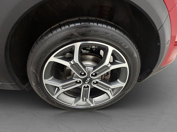 Vehicle Image 32