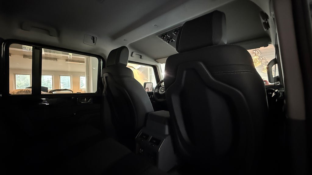 Vehicle Image 16