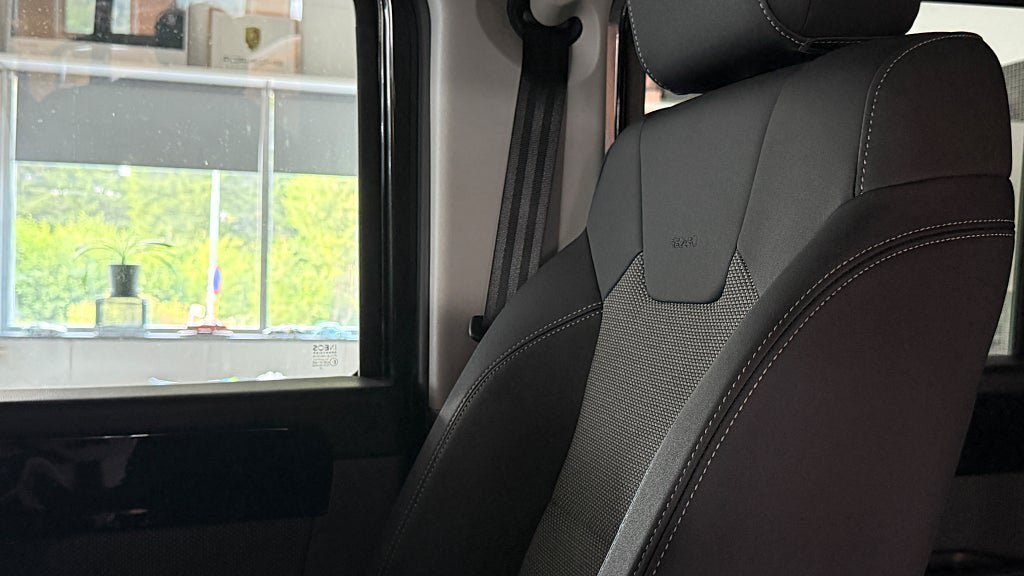 Vehicle Image 25