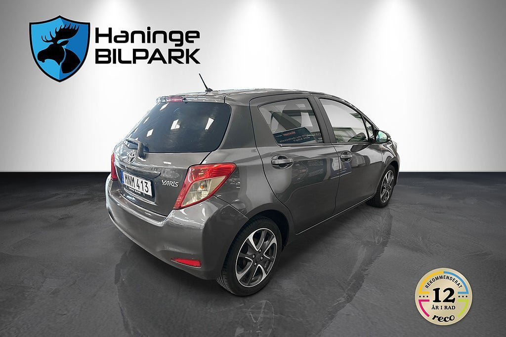 Vehicle Image 6