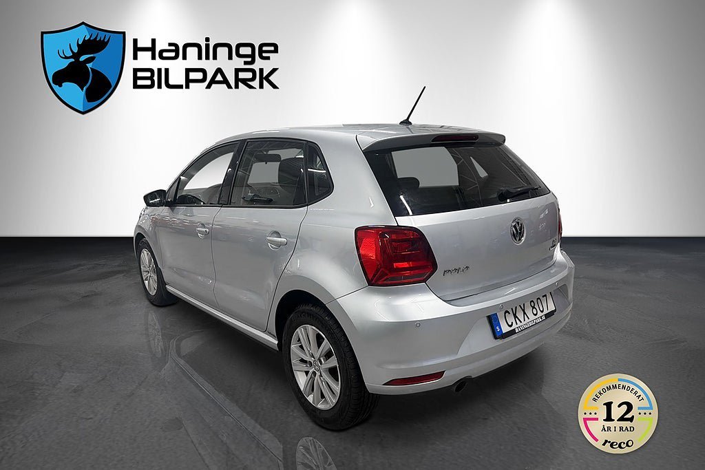 Vehicle Image 8