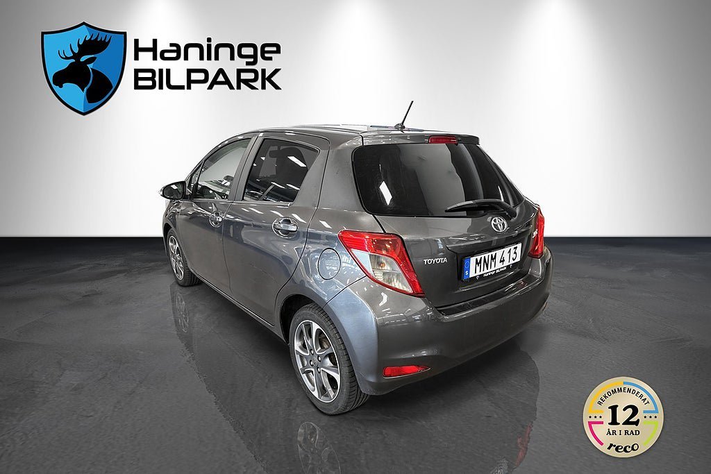 Vehicle Image 8