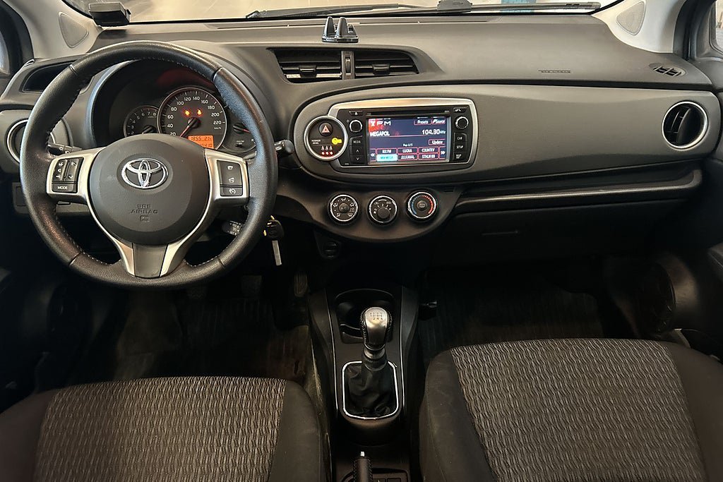Vehicle Image 12
