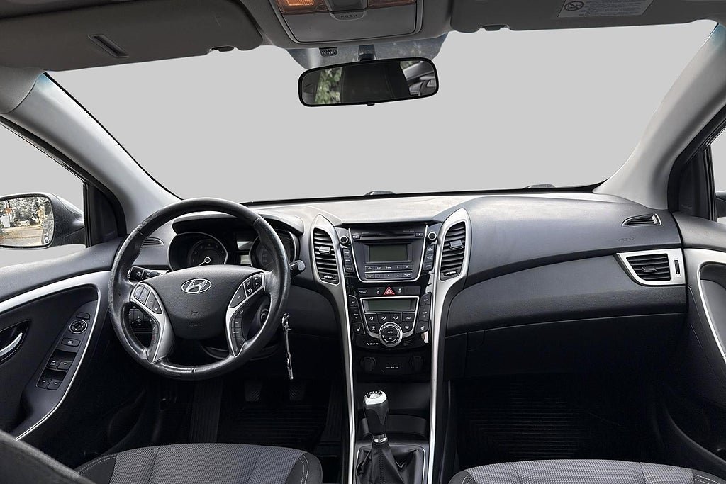 Vehicle Image 16
