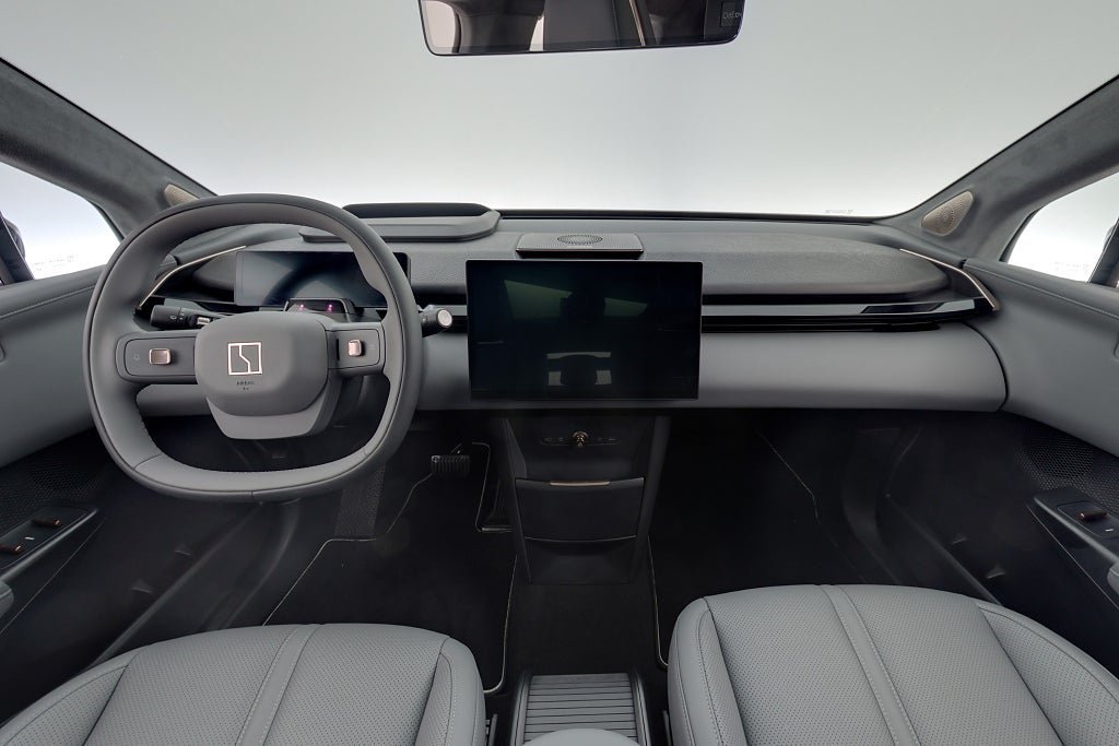Vehicle Image 13