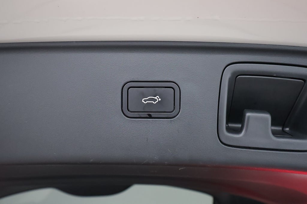 Vehicle Image 26