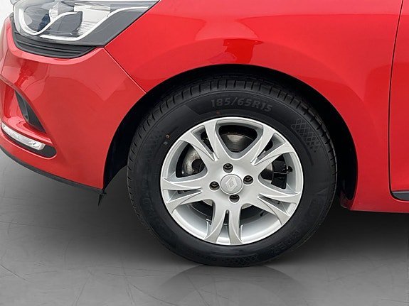 Vehicle Image 23