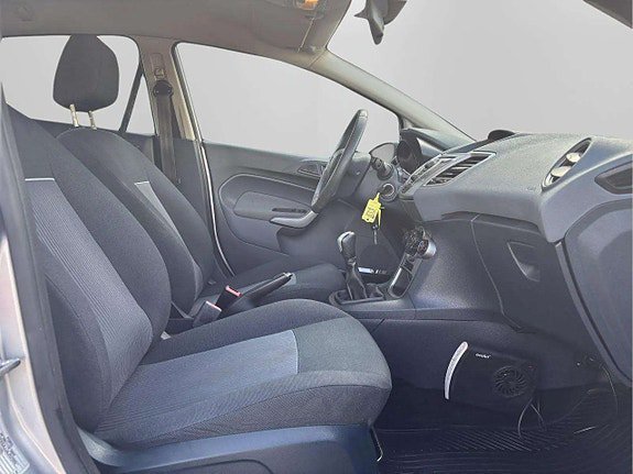 Vehicle Image 15