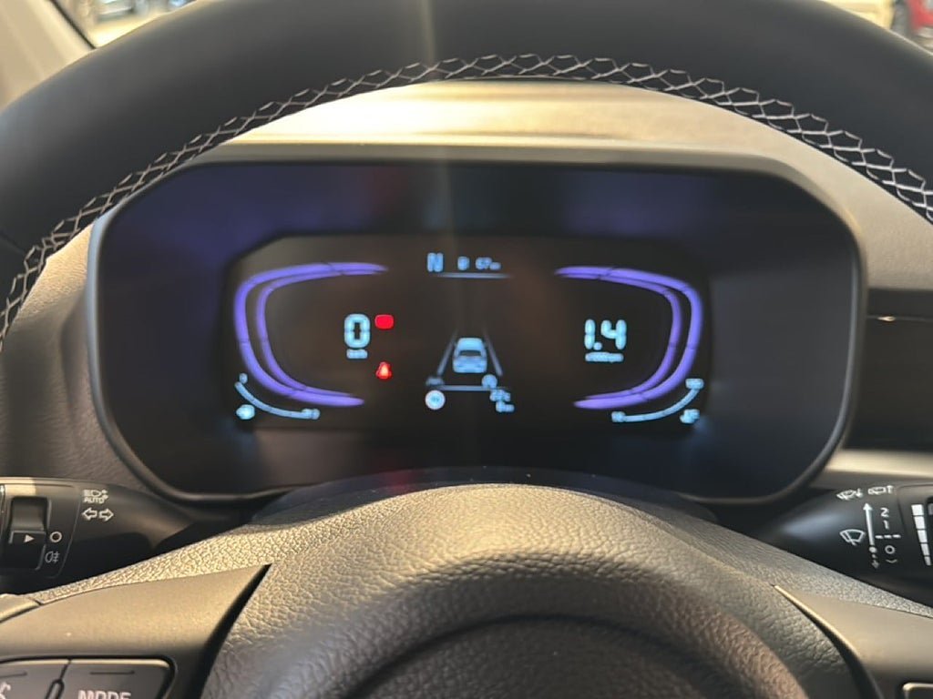 Vehicle Image 10