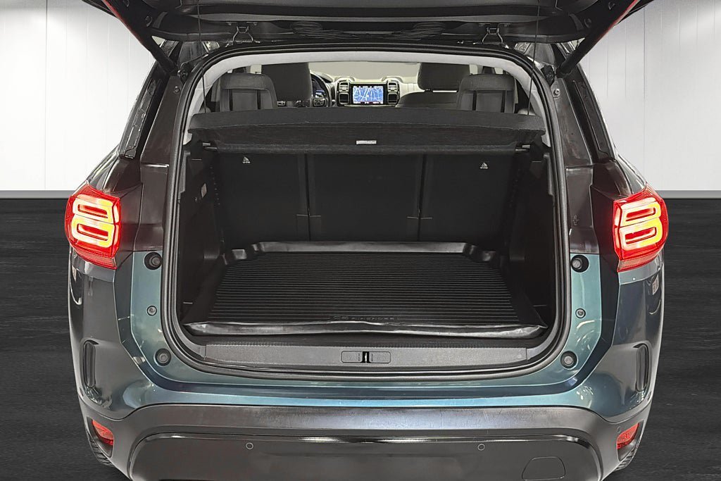 Vehicle Image 15