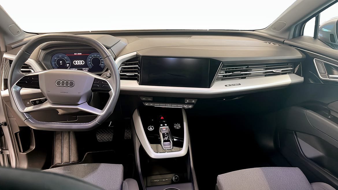 Vehicle Image 10