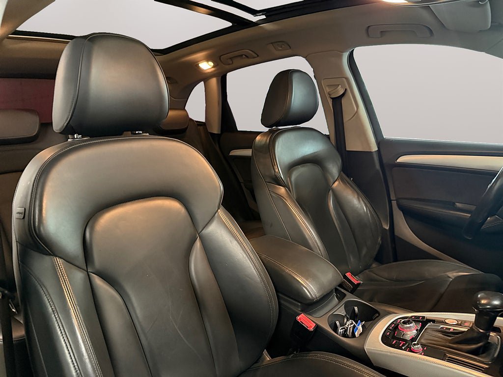 Vehicle Image 12