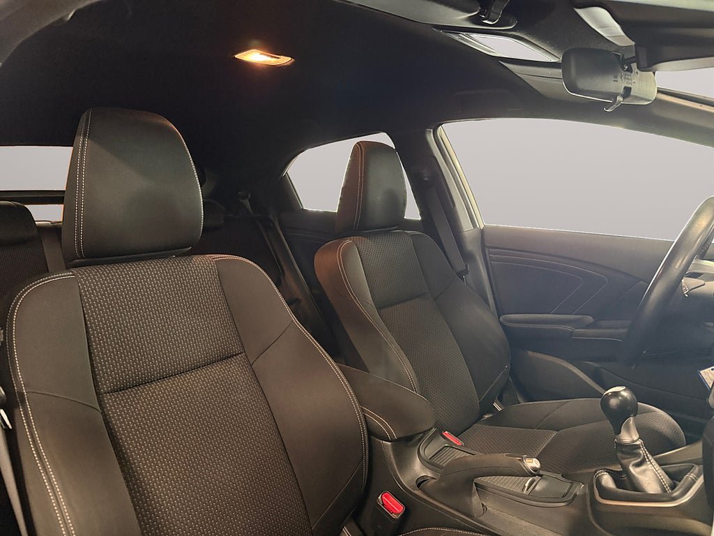 Vehicle Image 12