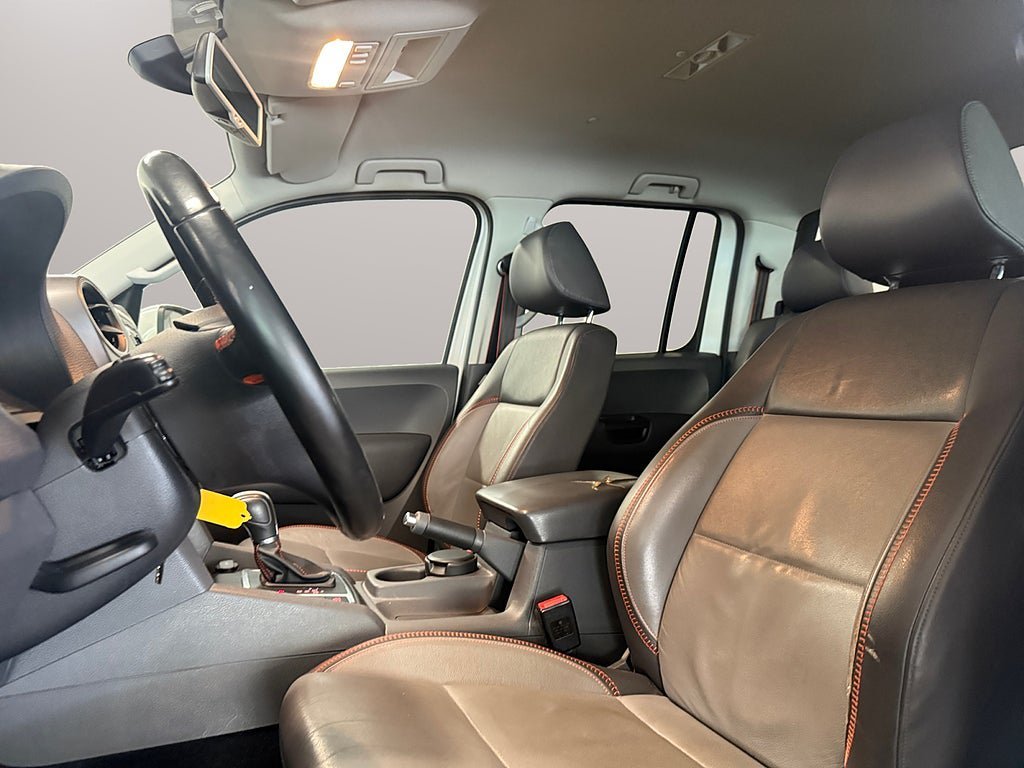 Vehicle Image 11