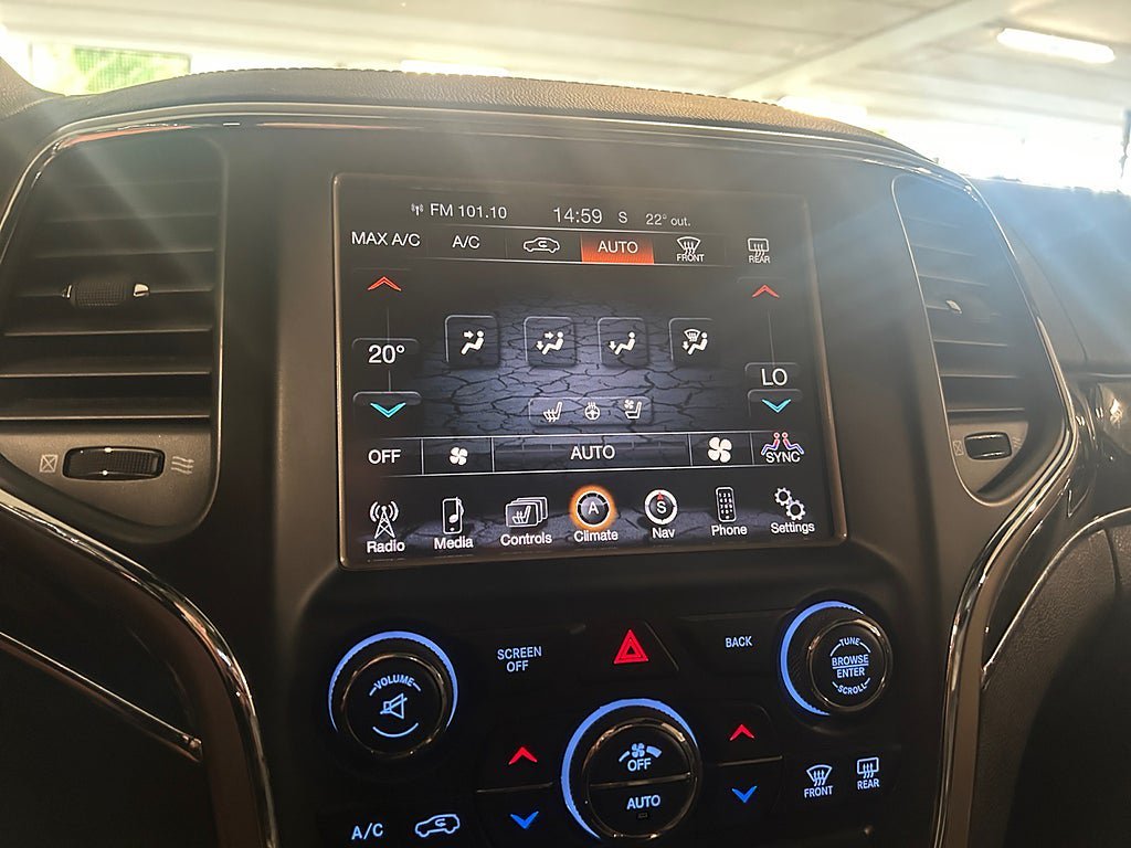 Vehicle Image 19