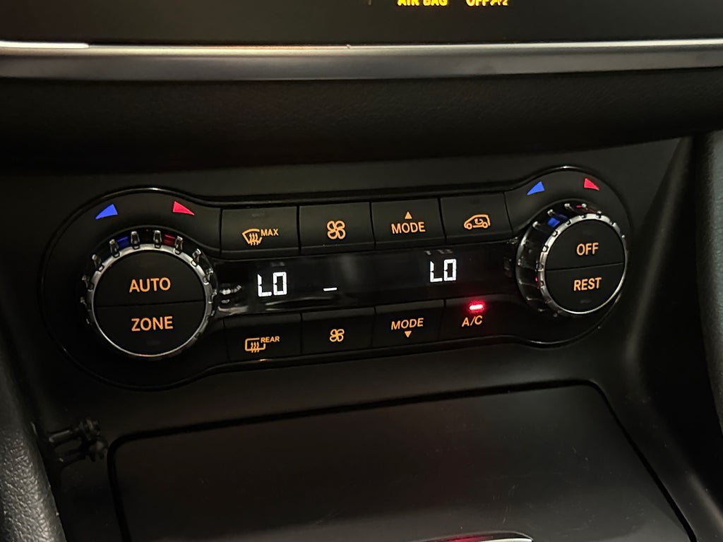 Vehicle Image 21