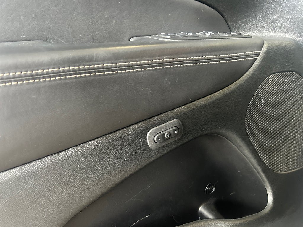 Vehicle Image 24