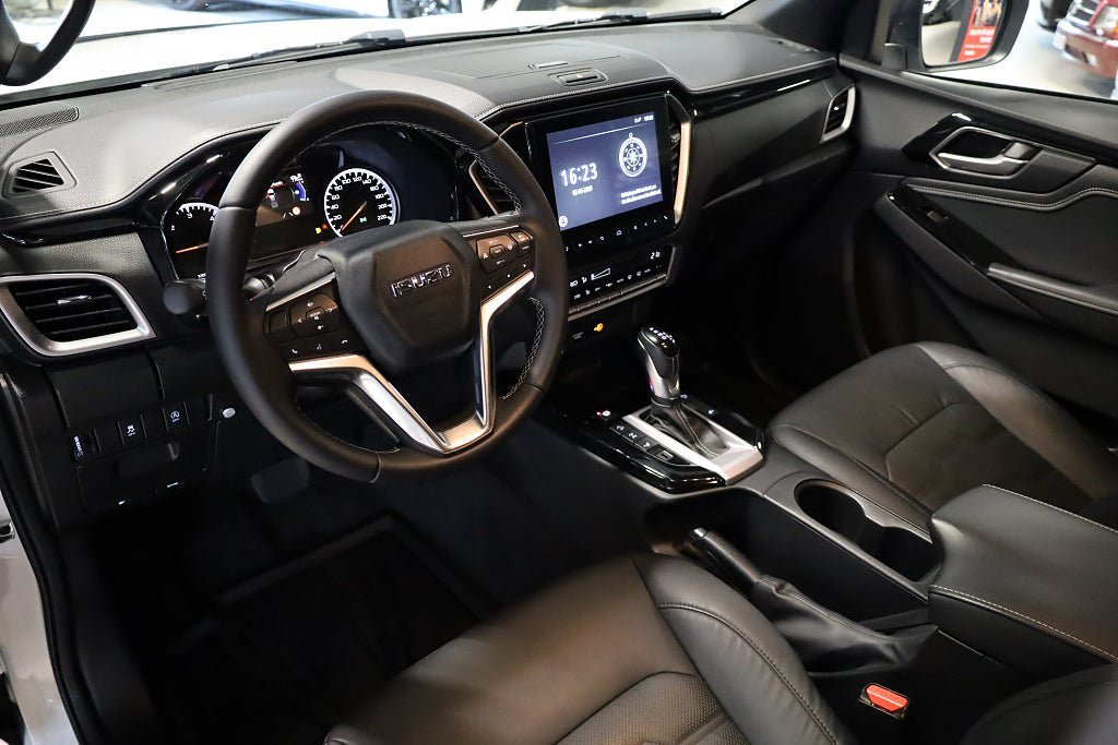 Vehicle Image 11
