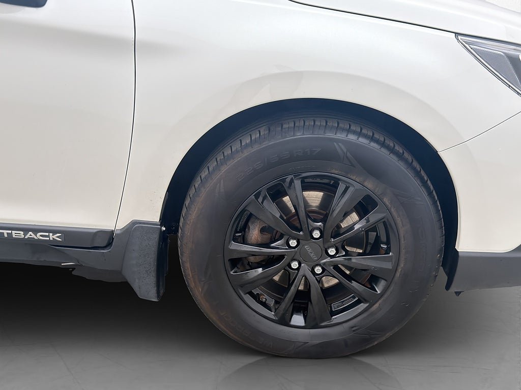 Vehicle Image 25
