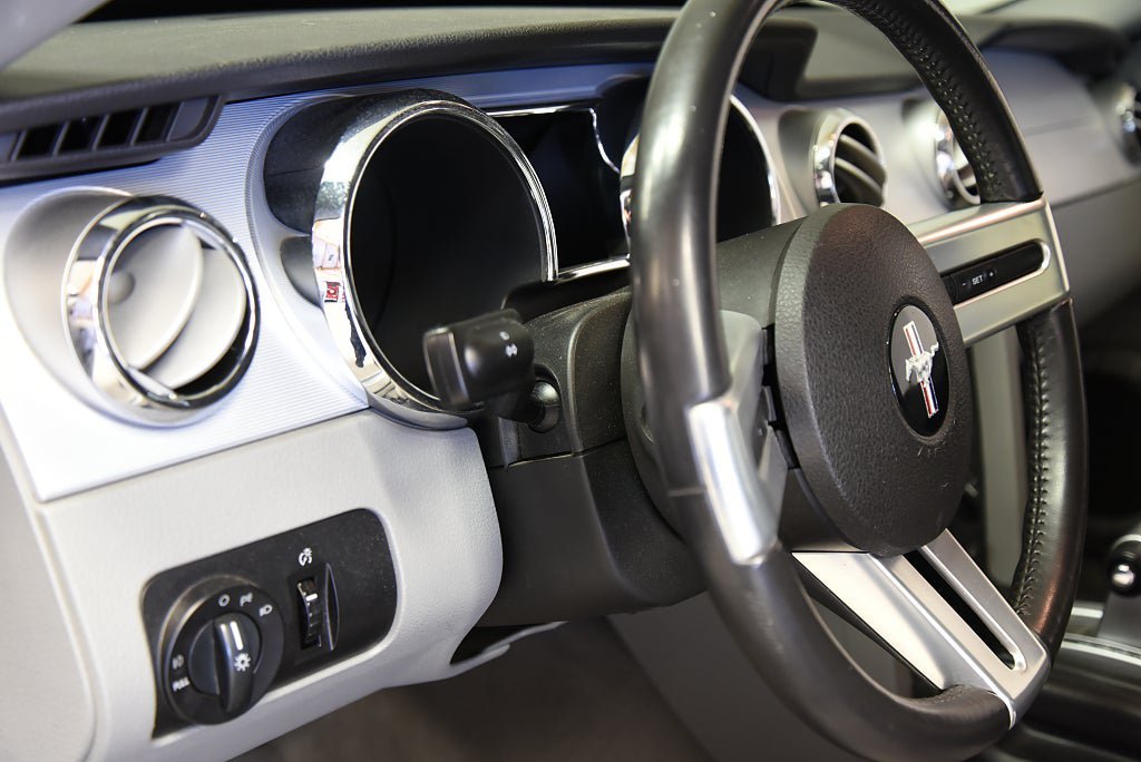 Vehicle Image 25