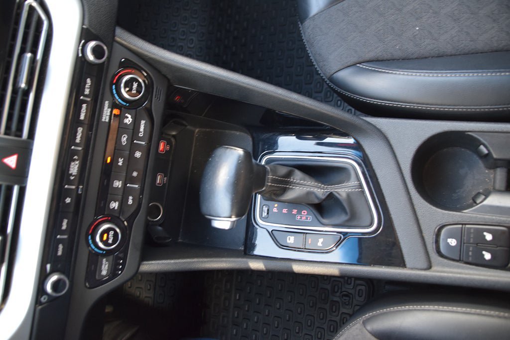 Vehicle Image 16