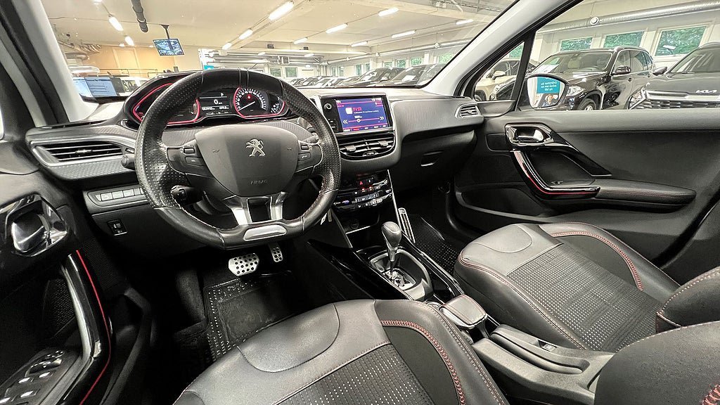 Vehicle Image 9