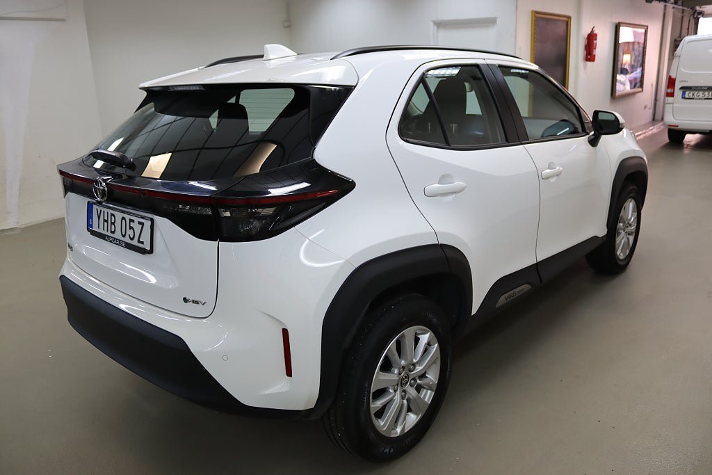 Vehicle Image 6