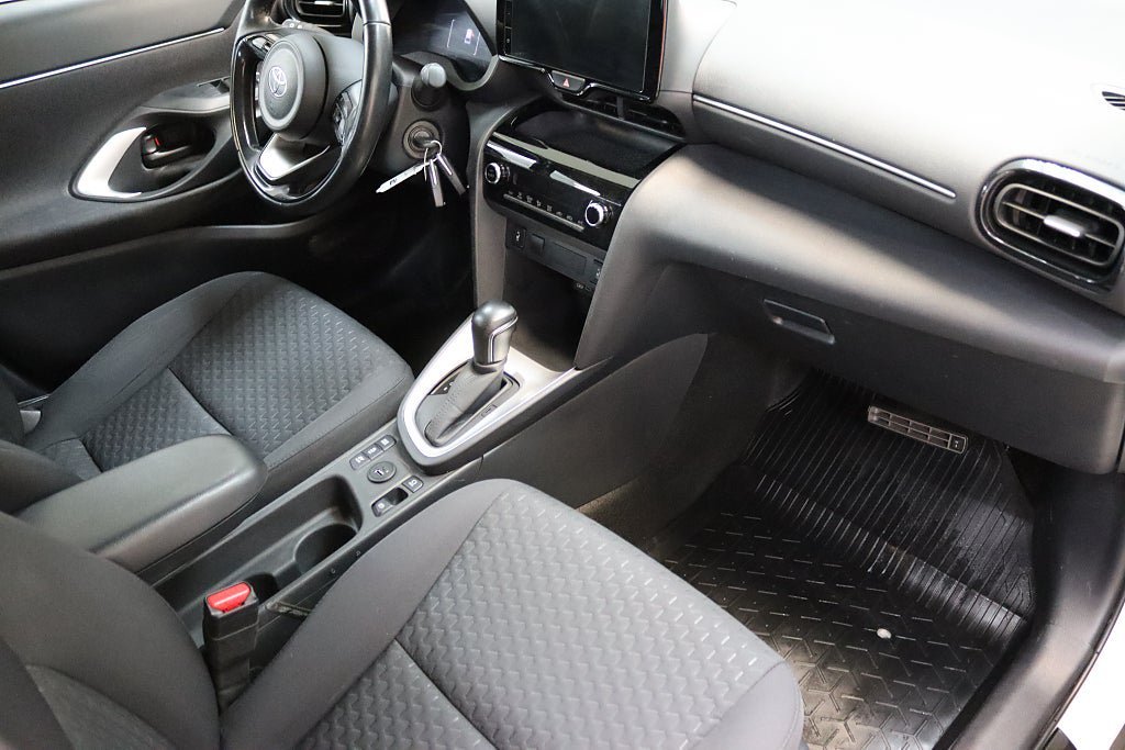 Vehicle Image 13