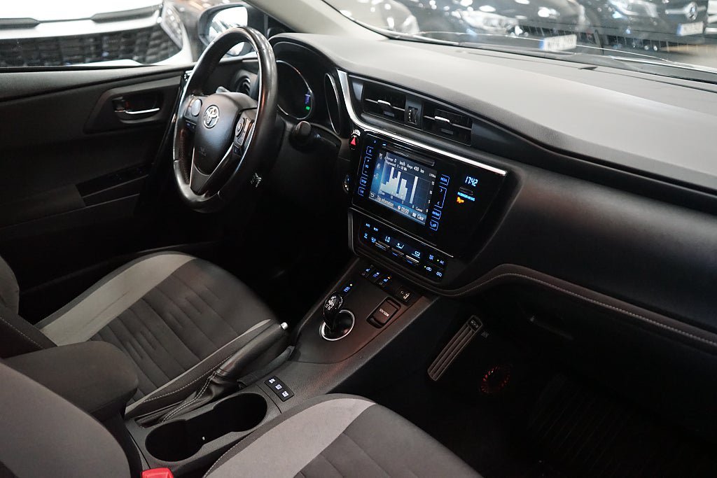 Vehicle Image 12