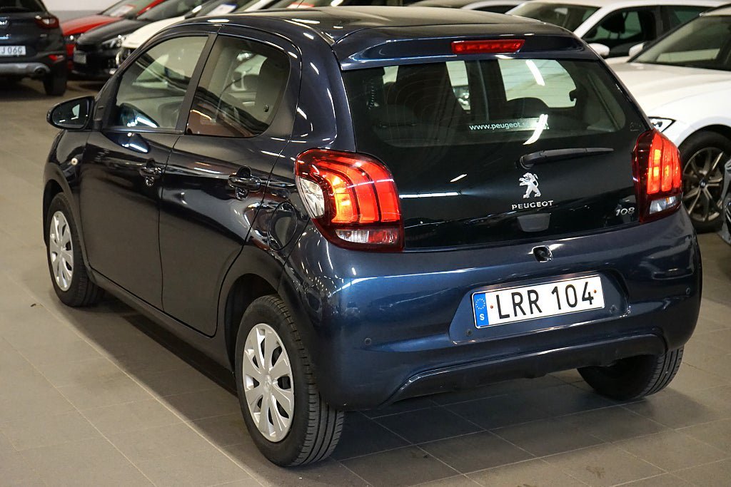 Vehicle Image 5