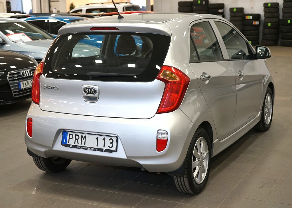 Vehicle Image 5