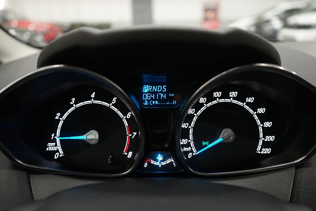 Vehicle Image 12