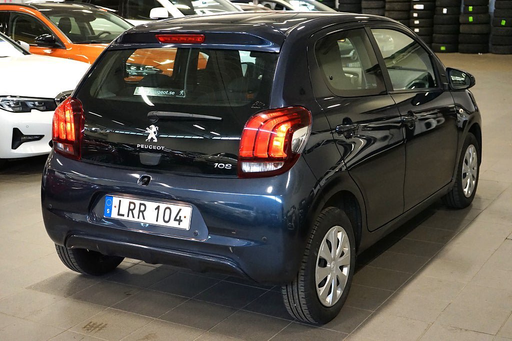 Vehicle Image 15
