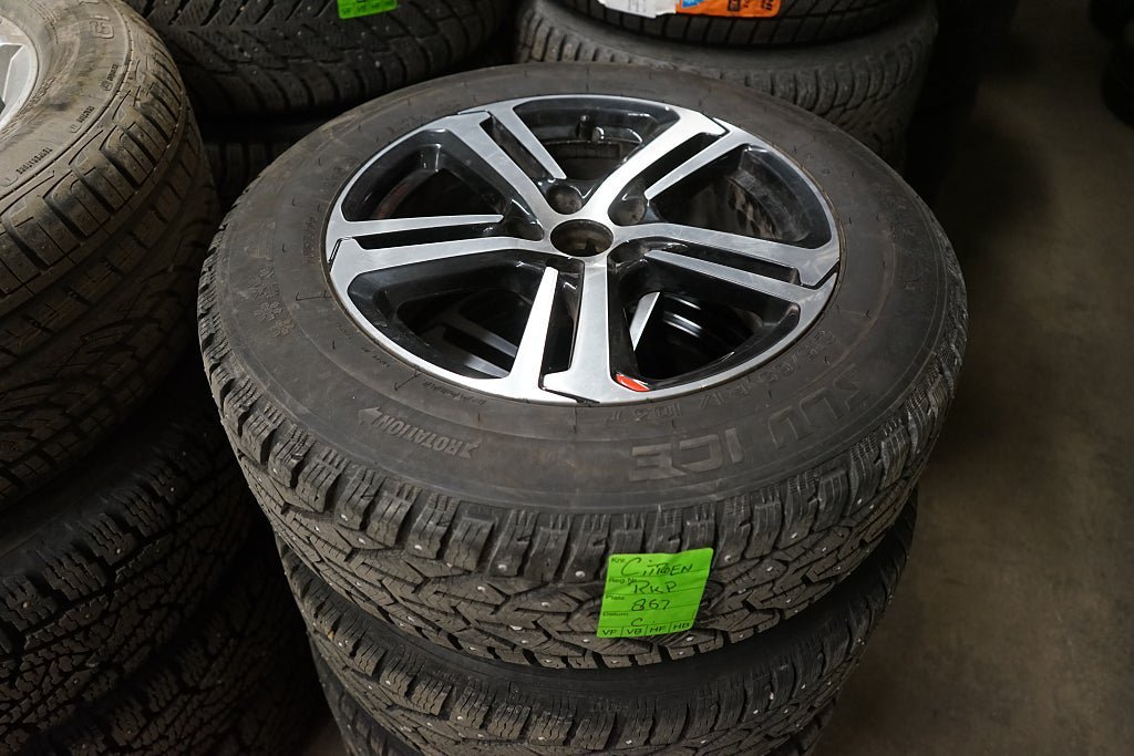 Vehicle Image 21
