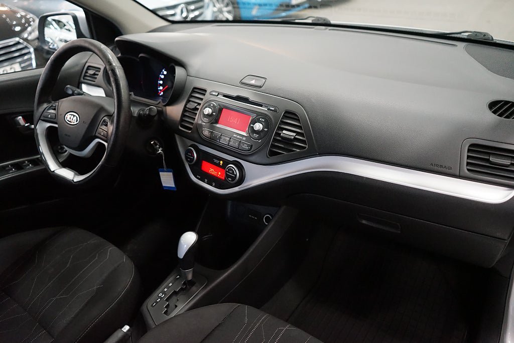 Vehicle Image 14