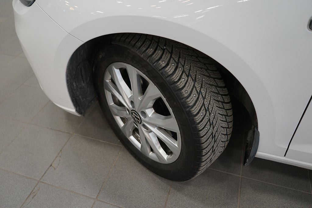 Vehicle Image 17