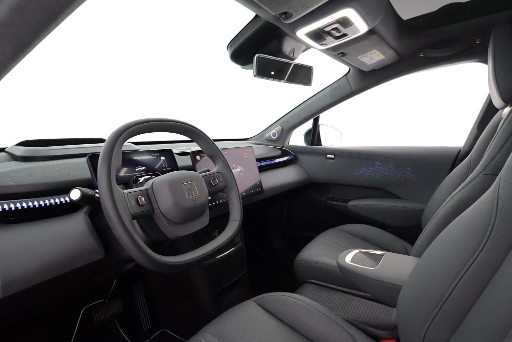 Vehicle Image 11