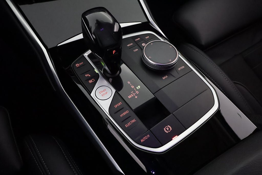 Vehicle Image 24