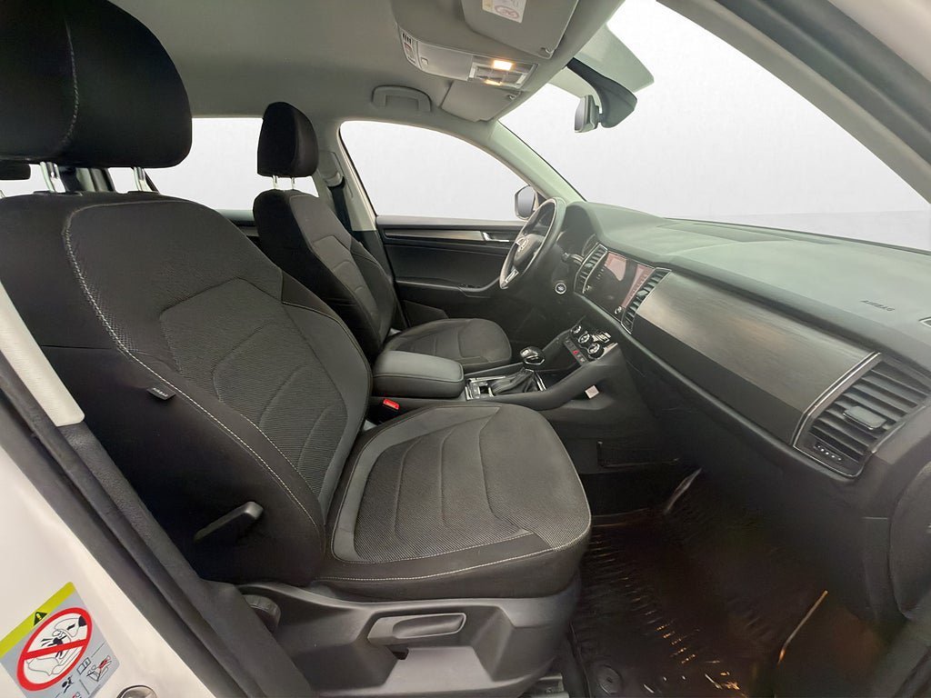 Vehicle Image 25